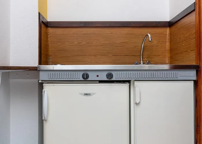 Depis Economy * Naxos City