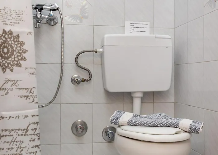 Depis Economy * Naxos City